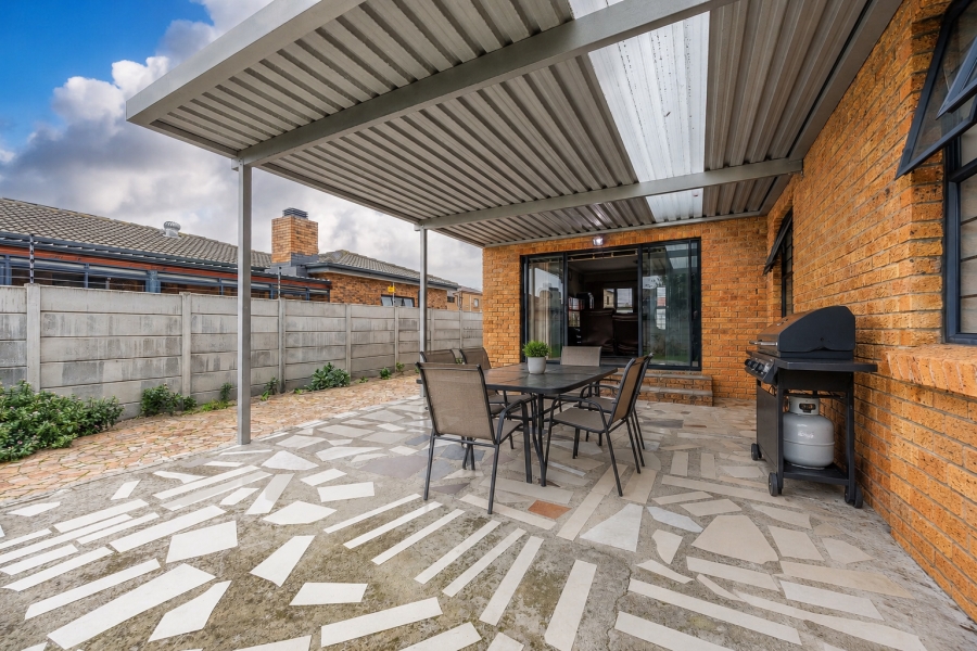 3 Bedroom Property for Sale in Sonkring Western Cape
